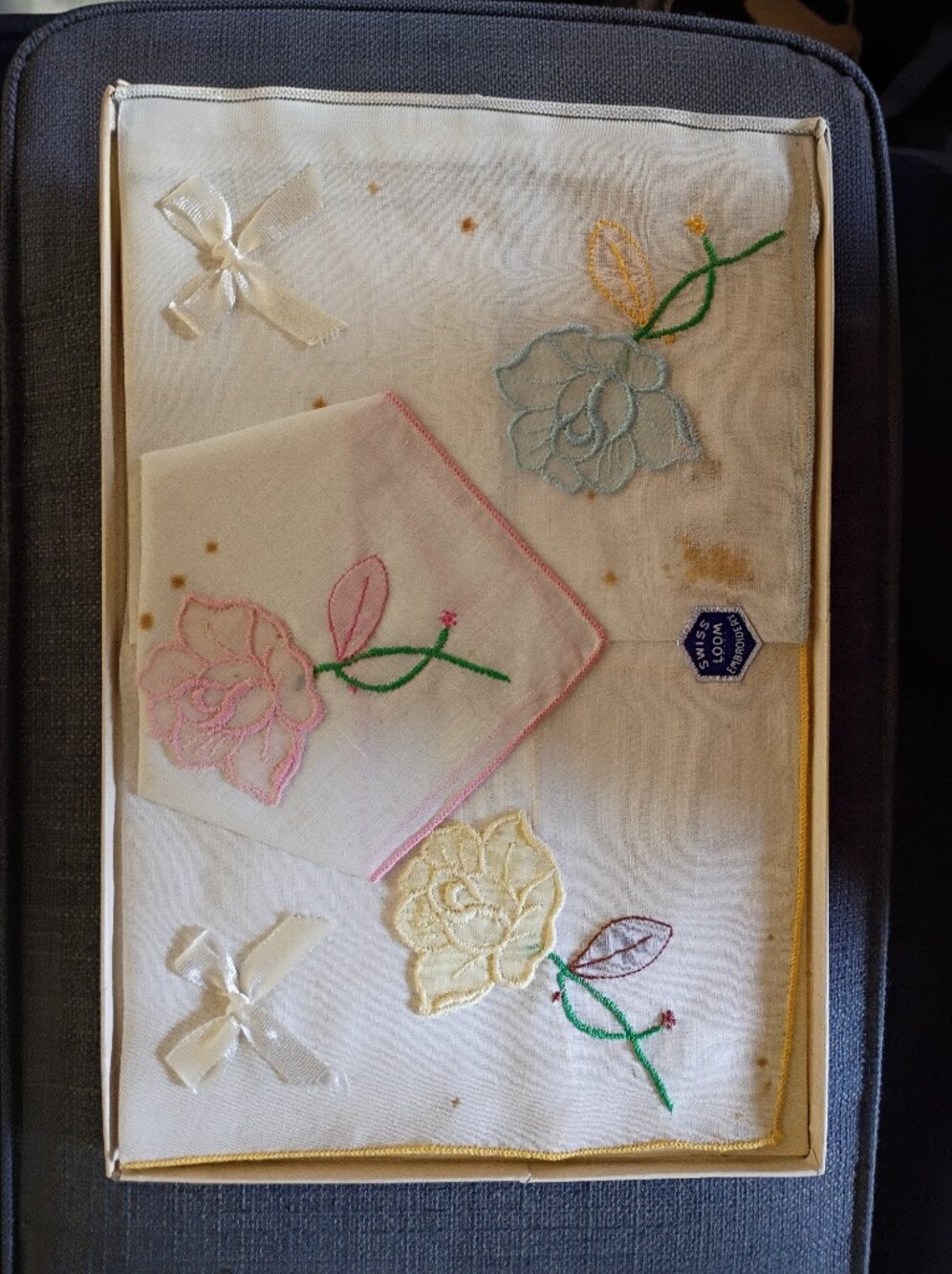 3 Vintage Handkerchiefs in Original Box Pastel Roses